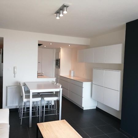 Marjolaine Zeezicht - Nieuwpoort-Bad Met Gratis Garagebox Apartment Luaran gambar
