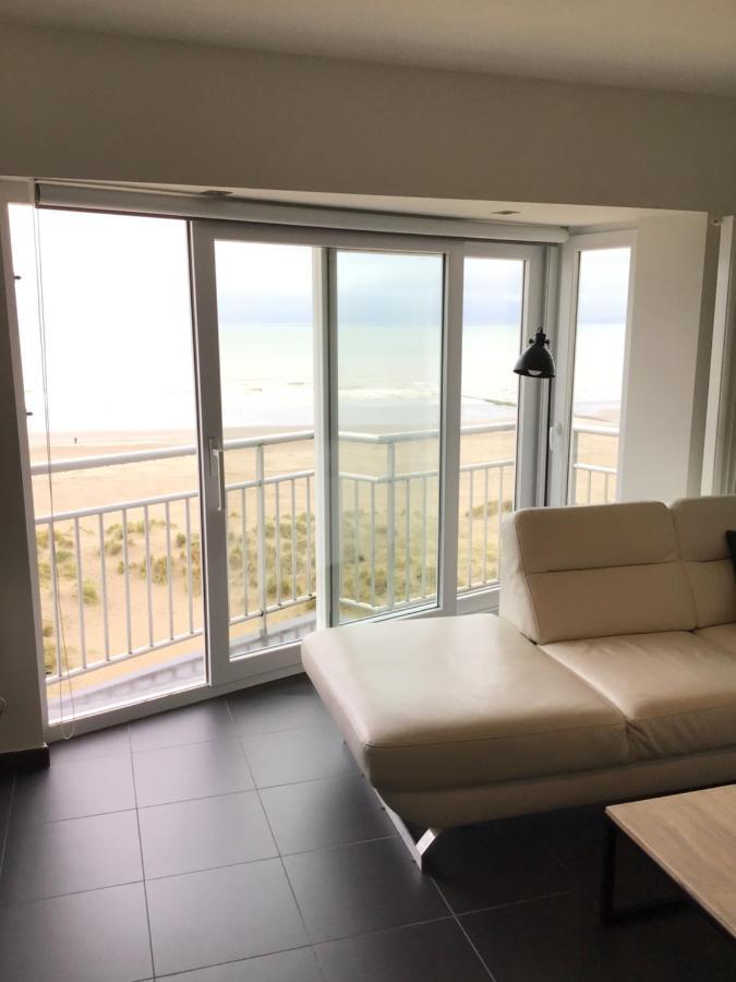 Marjolaine Zeezicht - Nieuwpoort-Bad Met Gratis Garagebox Apartment Luaran gambar