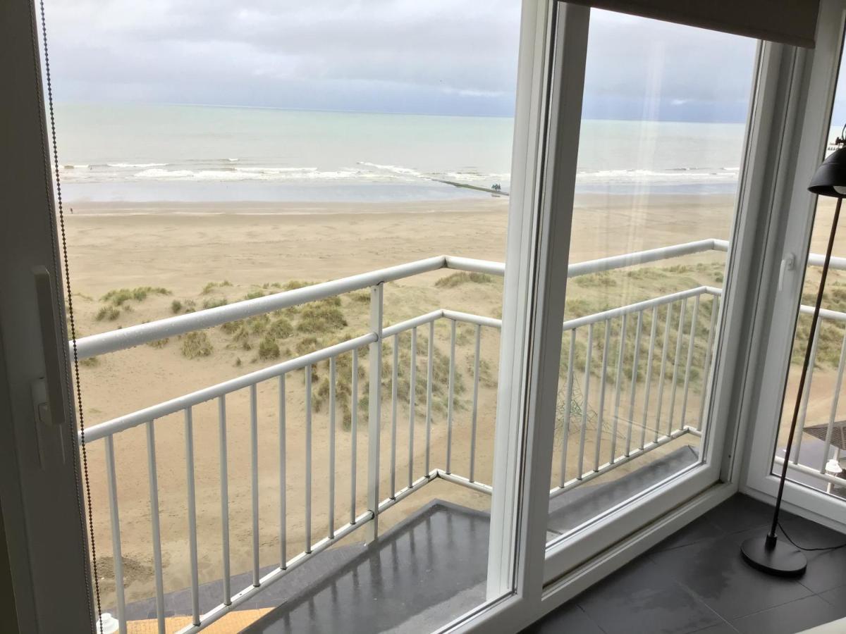 Marjolaine Zeezicht - Nieuwpoort-Bad Met Gratis Garagebox Apartment Luaran gambar