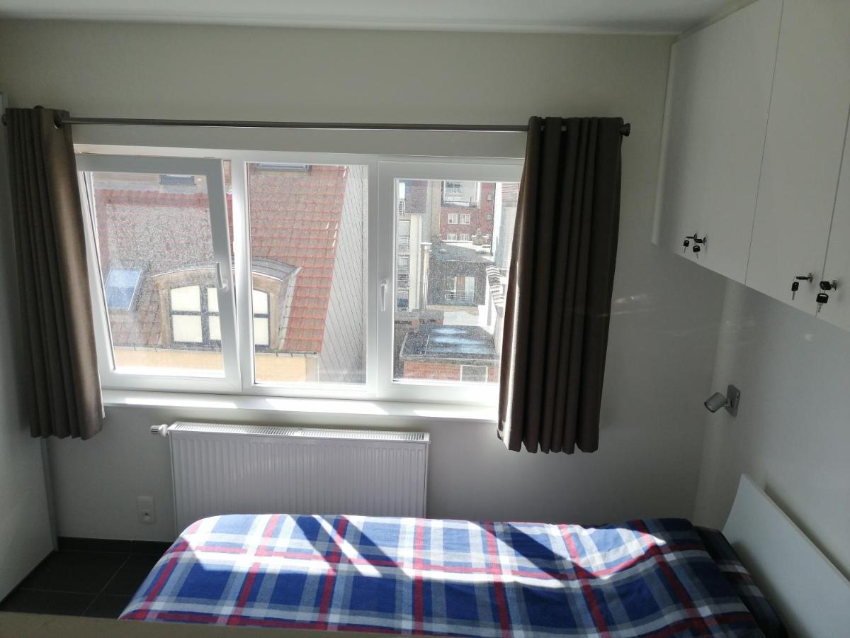 Marjolaine Zeezicht - Nieuwpoort-Bad Met Gratis Garagebox Apartment Luaran gambar