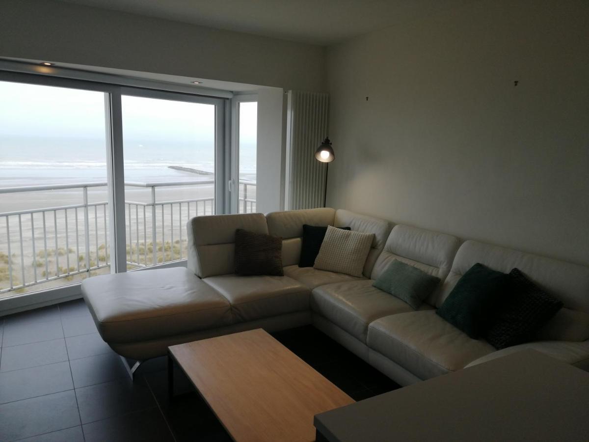 Marjolaine Zeezicht - Nieuwpoort-Bad Met Gratis Garagebox Apartment Luaran gambar