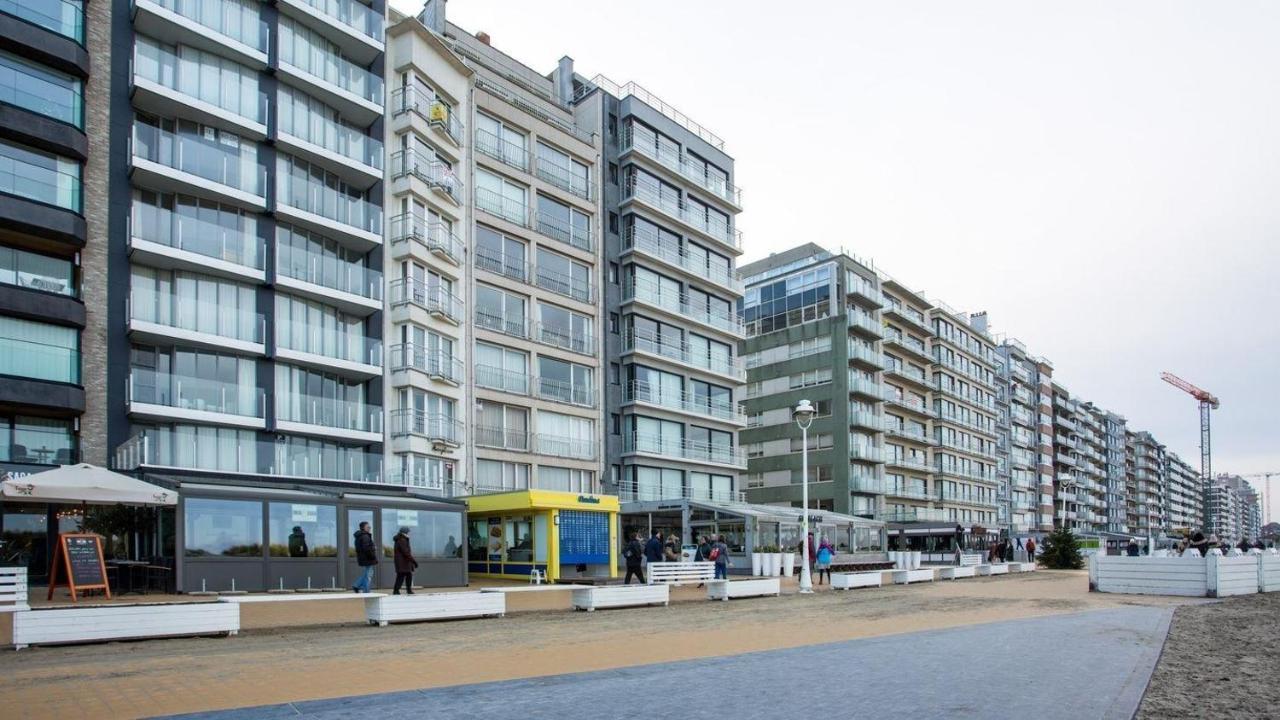 Marjolaine Zeezicht - Nieuwpoort-Bad Met Gratis Garagebox Apartment Luaran gambar