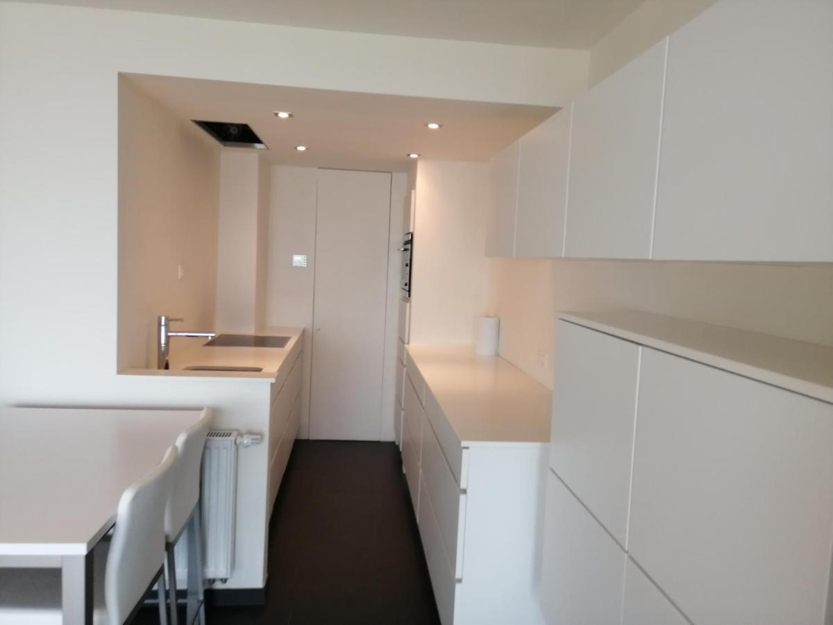 Marjolaine Zeezicht - Nieuwpoort-Bad Met Gratis Garagebox Apartment Luaran gambar