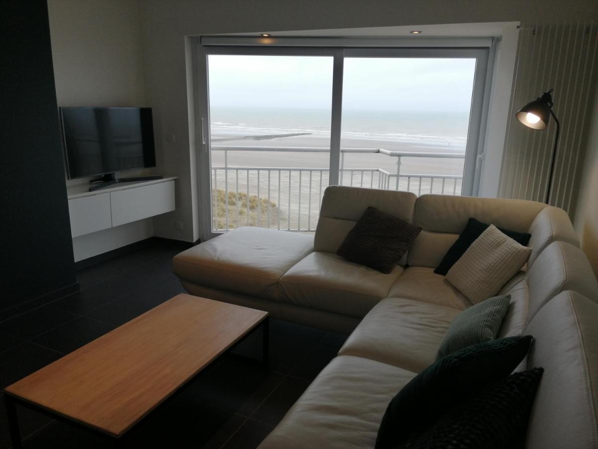 Marjolaine Zeezicht - Nieuwpoort-Bad Met Gratis Garagebox Apartment Luaran gambar